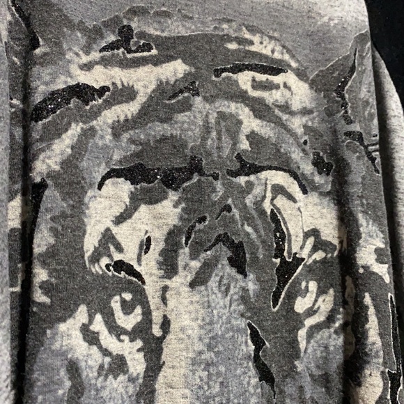 Tiger sparkly tshirt - Picture 2 of 4